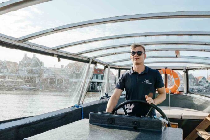 Volendam: Guided Cruise on Gouwzee Lake + 1 Free Drink - What to Expect