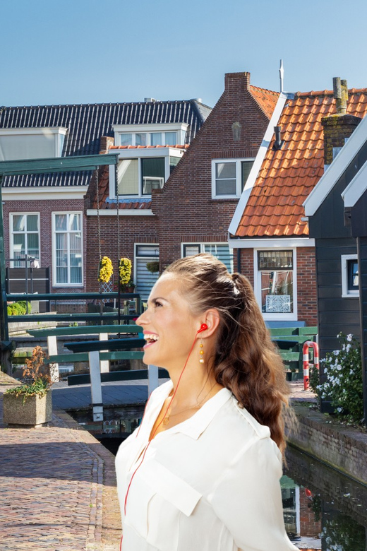Volendam: Walking Tour With Audio Guide on App - Traditional Experiences