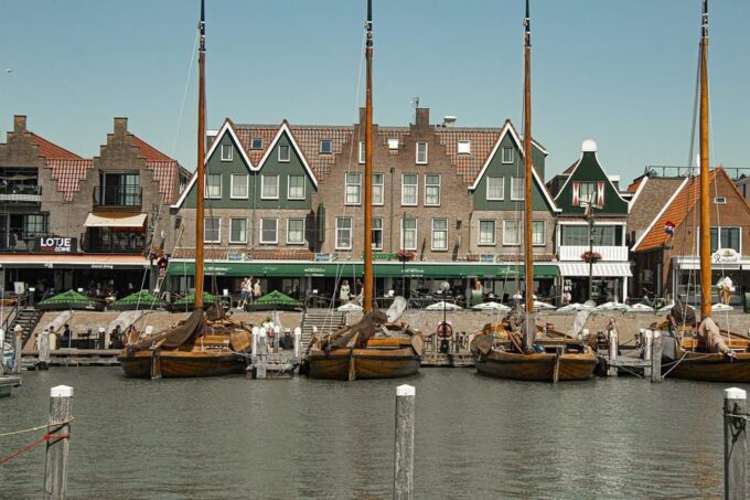 Volendam: Walking Tour With Audio Guide on App - Tour Requirements