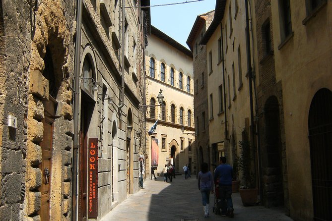 Volterra and San Gimignano Shore Excursion From Livorno Port - Admiring the Iconic Towers of San Gimignano