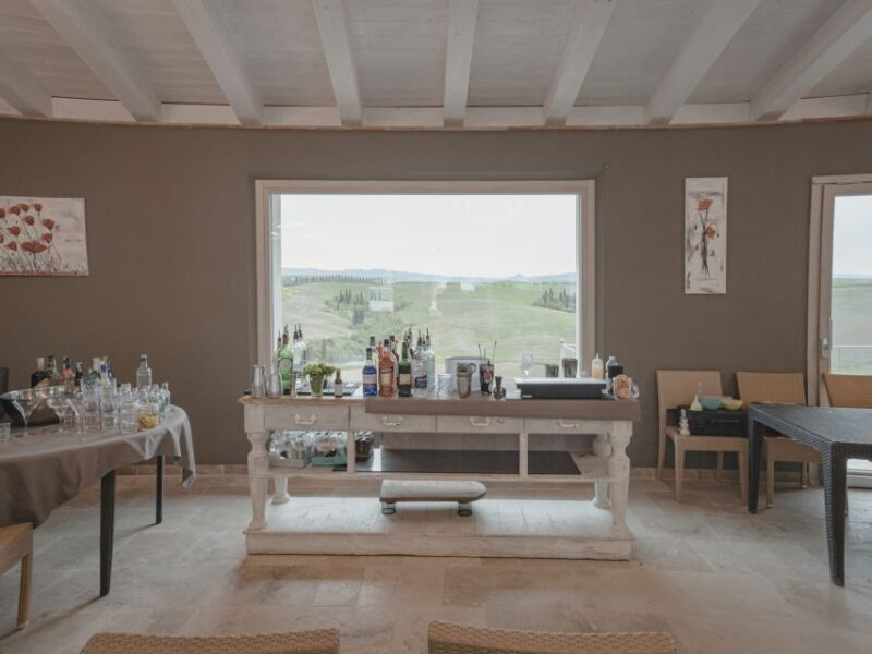 Volterra: Cocktail Mixing Experience With Snacks - Key Points