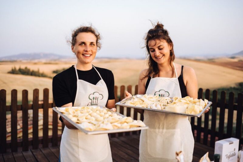 Volterra: Fresh Pasta Cooking Class at a Tuscan Farmhouse - Customer Ratings and Feedback