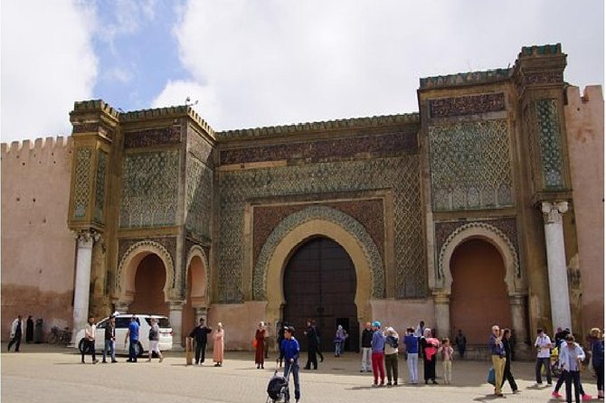 Volubilis, Moulay Idriss & Meknes Excursion From Fez - Exploring the Holy Town of Moulay Idriss