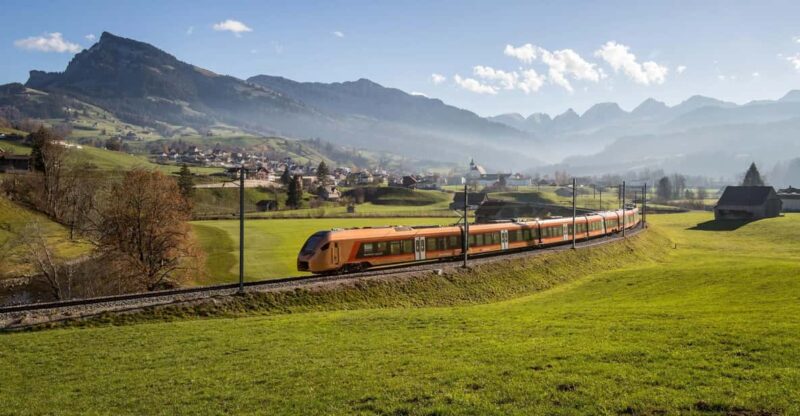 Voralpen Express: Journey Between St. Gallen & Rapperswil - Textile History and Cultural Offerings