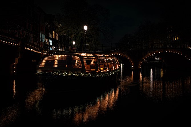 Voyage Amsterdam 2 Hour Evening Cruise With Live Guide and Bar - Accessibility and Accommodations