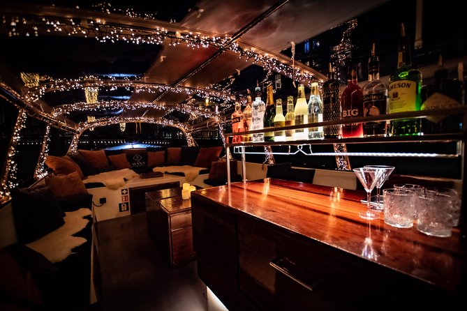 Voyage Amsterdam 2 Hour Evening Cruise With Live Guide and Bar - Preparing for the Cruise