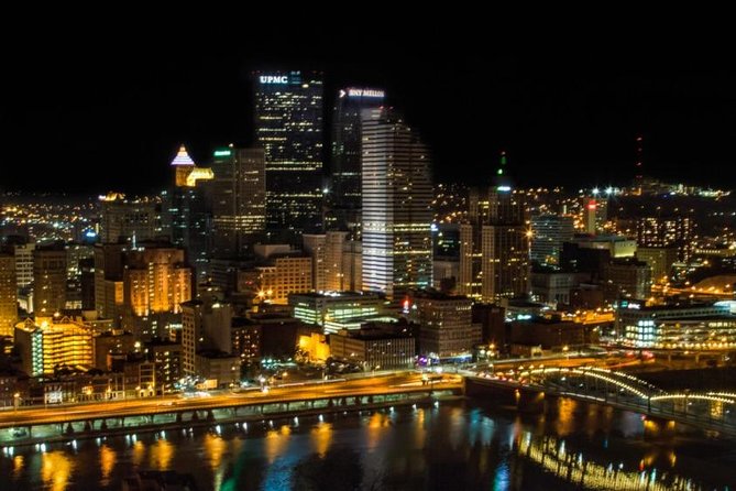 Wacky Pittsburgh Bar Crawl: By Let's Roam - Becoming the Bar Hunt Champion