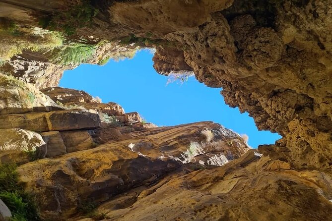 Wadi Hora and Wadi Bin Hammad Canyoning Adventure - Problem-Solving and Strategy