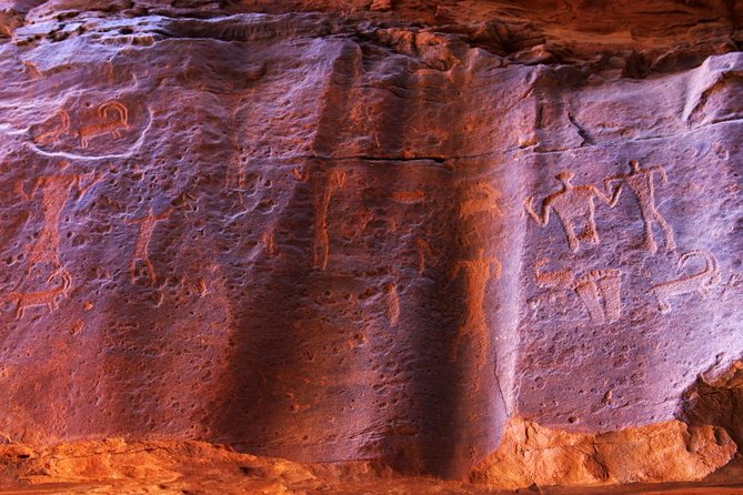 Wadi Rum: 4 Hour Highlights Tour - Traversing the Red Sand Dunes
