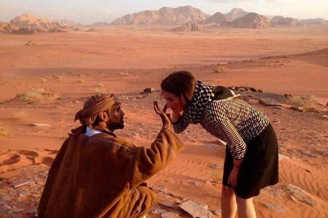 Wadi Rum: 4 Hour Highlights Tour - Experiencing Bedouin Hospitality