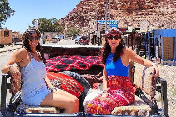 Wadi Rum Day Tour & Starlight Cave & Traditions Food - Scenic Highlights