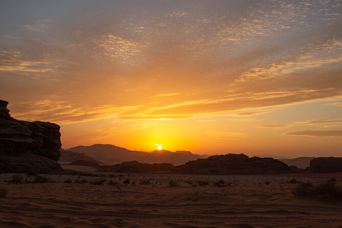 Wadi Rum Desert Sunset Tour - Inclusions and Amenities