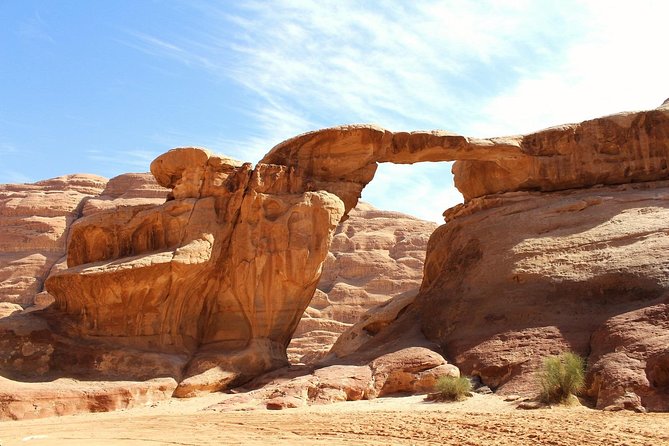 Wadi Rum Desert Tour With Lunch & Sunset - Meeting Point and Accessibility