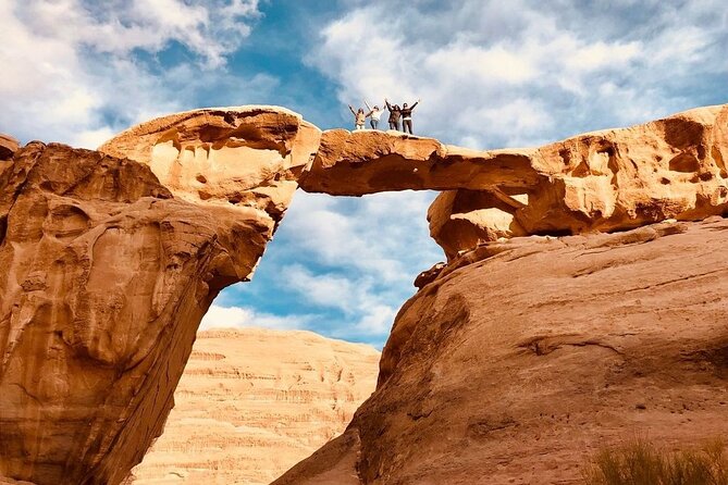 Wadi Rum Full Day Jeep Tour + Overnight in Bedouin Camp & Dinner - Meeting and Pickup