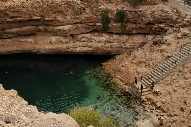 Wadi Shab and Bimmah Sinkhole Full Day Tour - Recommended Attire
