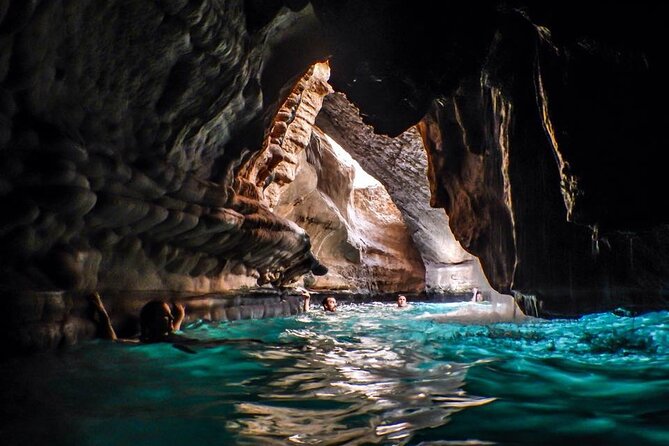 Wadi Shab & Bimah Sinkhole - Private Tour and Group Size