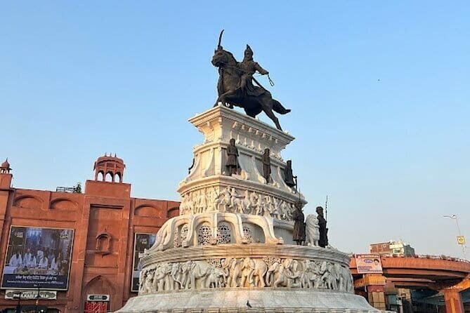 Wagah Border Flag Retreat Ceremony - Transportation and logistics: How does it work?