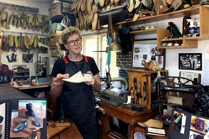 Waiheke Island Art Tour - Lunch at Artists Home