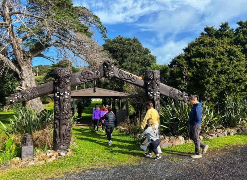 Waiheke Island: Maori Cultural Tour + Lunch + Wine - Scenic Vineyard Visits and Wine Tasting