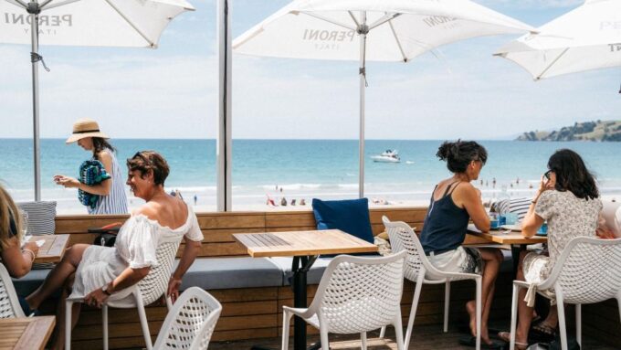Waiheke Island: Tour With Wine Tastings and Restaurant Lunch - Wine Tasting Experiences