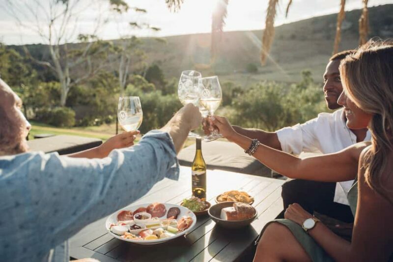 Waiheke Island: Wine Tour & Lunch at Award Winning Venue - Starting Your Day: Ferry & Meeting Your Guide