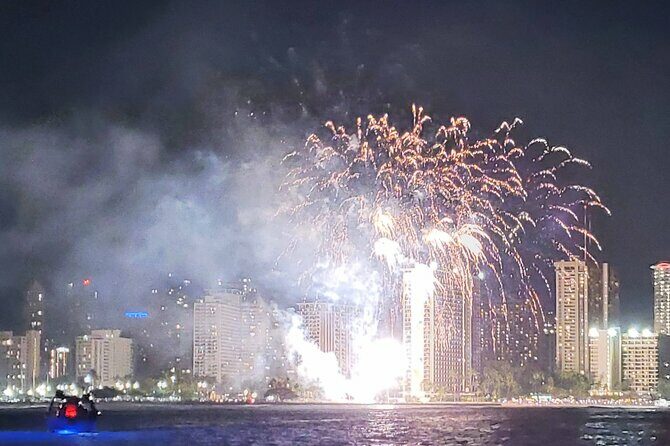 Waikiki Beach Catamaran Friday Night Fireworks Tour - The Sum Up