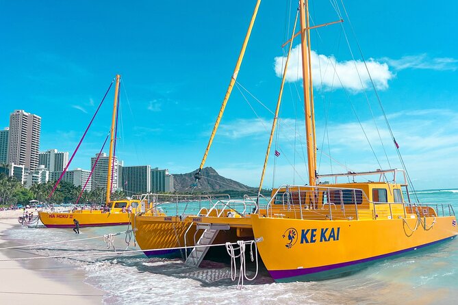 Waikiki Beach Sunset Sail - Included Amenities and Drinks