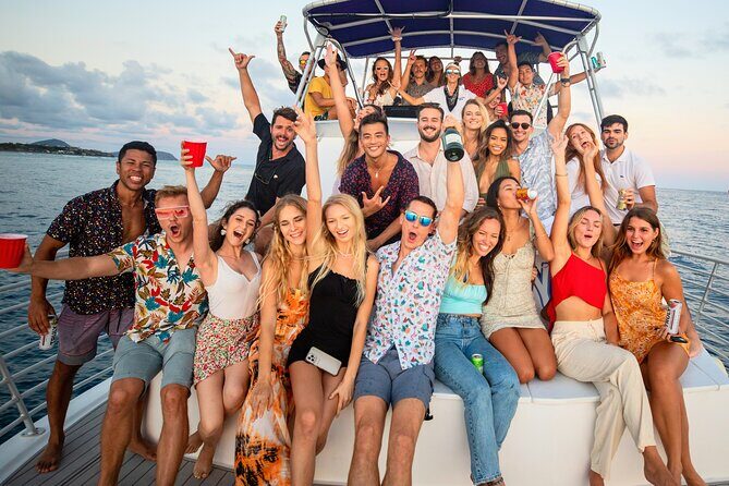 Waikiki Friday Fireworks Party Cruise with Live DJ & Full Bar - Why This Cruise Stands Out