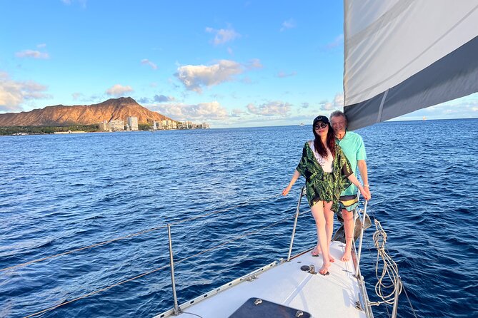 Waikiki Private Day Tour and Sunset Sail for Couples - Onboard Amenities and Refreshments
