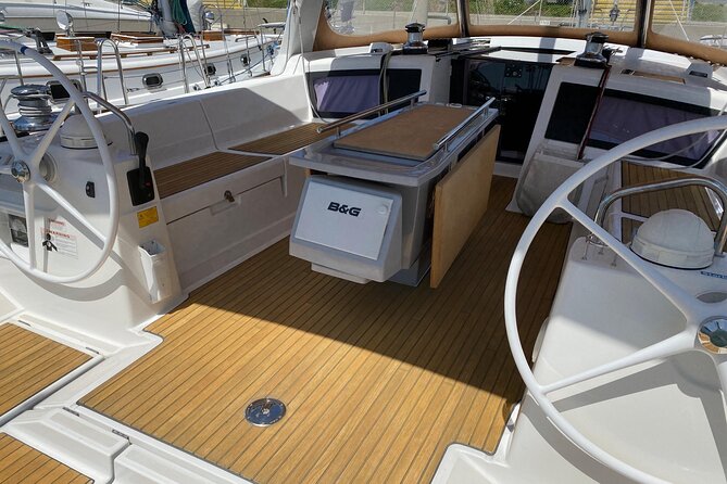 Waikiki Private Sunset Sail Romantic and Private - Advantages of a Private Sail