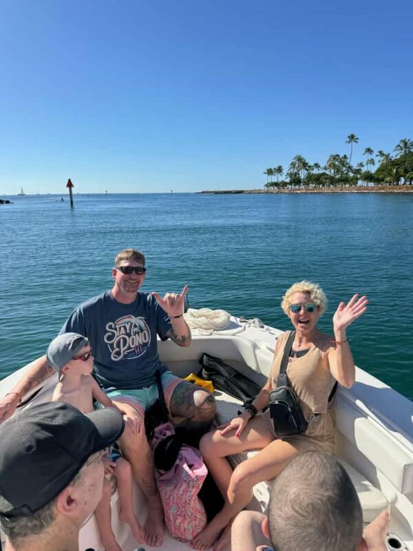 Waikiki: Turtle Canyon Snorkel Tour - 6 passengers max - A Closer Look at the Tour Experience