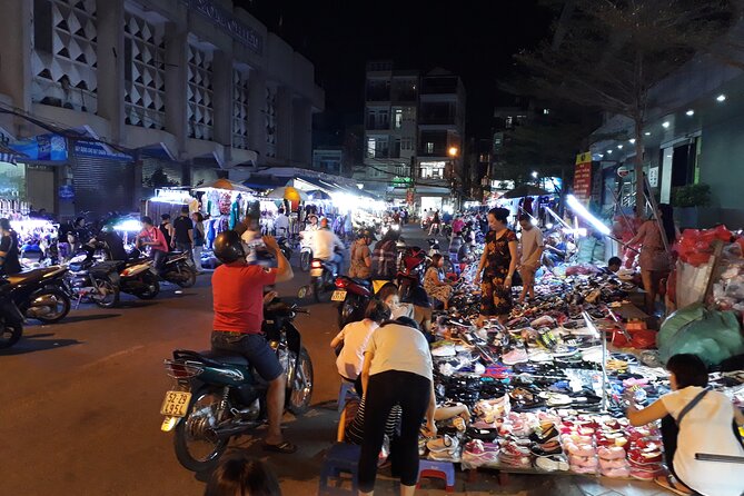 Walk Around The Markets Of Ho Chi Minh City By Night - Local Specialties to Try