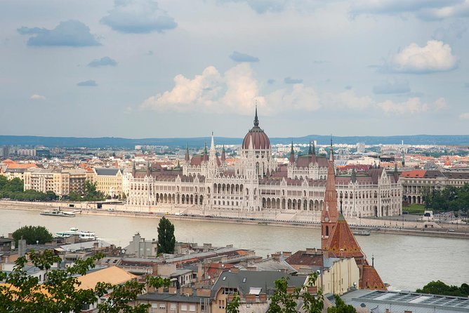 Walk in Buda With Hospital in the Rock Underground Cave Visit - Reviews and Feedback