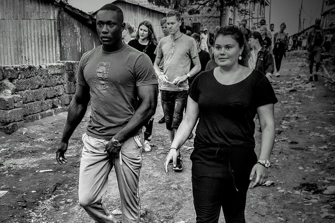 Walk Kibera - Visiting Kibera