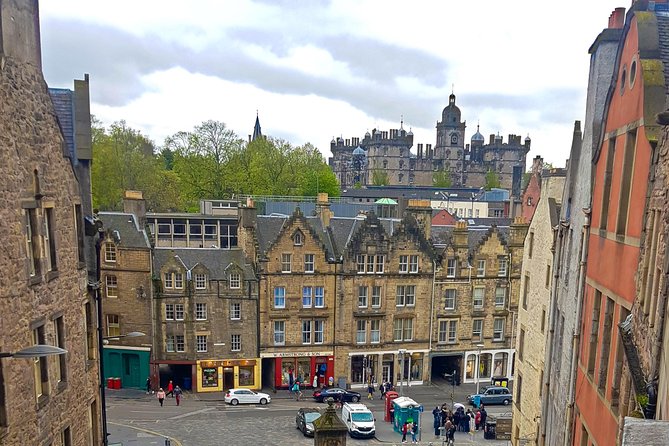 Walk on the Pages of Edinburgh – Guided Literary Tour - Taking in Literary History
