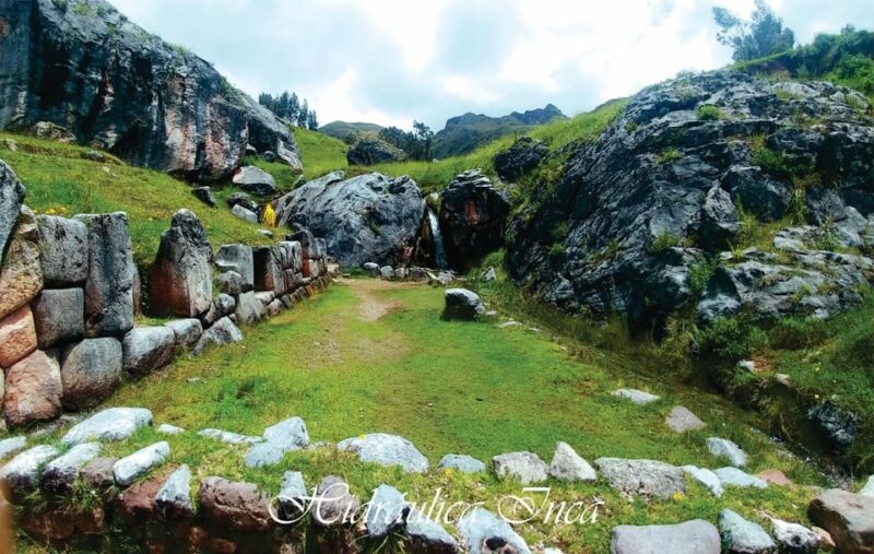Walk to the Condor Viewpoint - Chonta Community