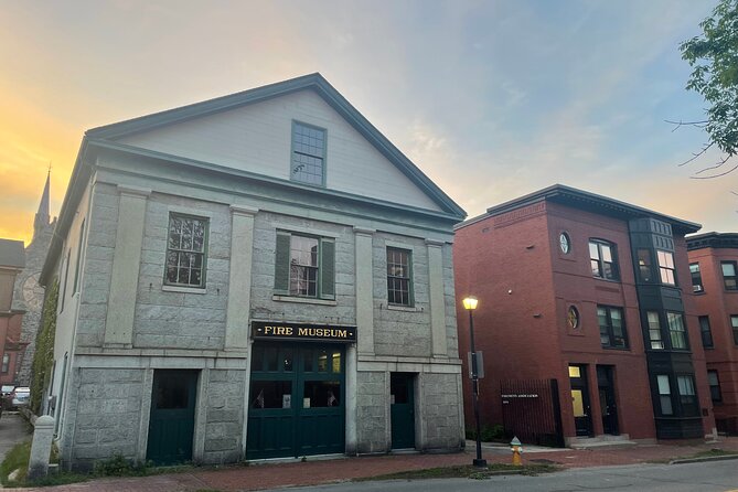 Walk With Ghosts in Portland - Engaging Tour Guides