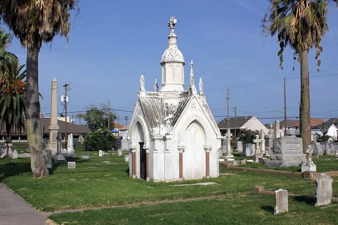 Walk With the Dead: Galveston Old City Cemetery Tour - Location and Meeting Point
