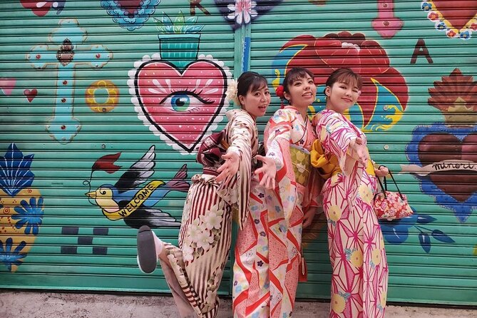 Walking Around the Town With KimonoYou Can Choose Your Favorite Kimono From [Okinawa Traditional Costume Kimono / Kimono / Yukata]Hair Set & Point Makeup & Dressing & Rental Fee All - Okinawa Traditional Costume Kimono