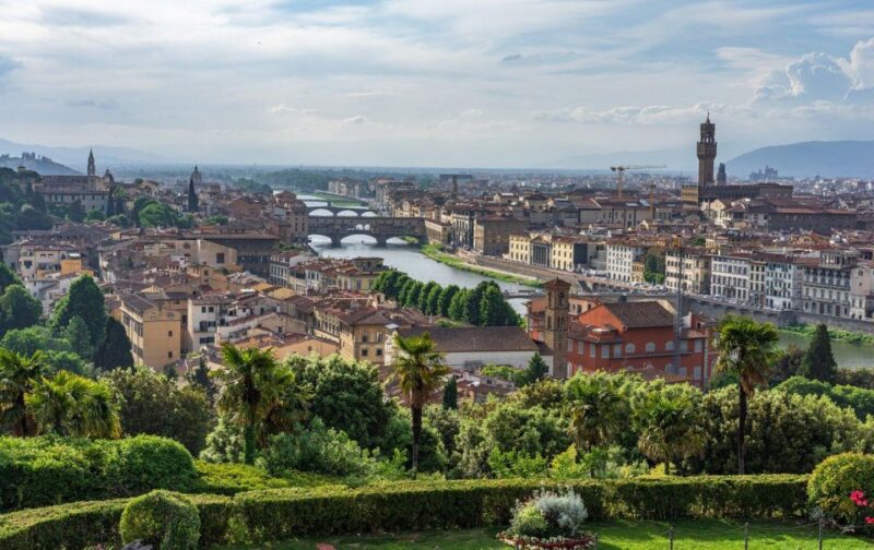 Walking Florence: Medici Chapels, Ponte Vecchio, and Duomo - Guided Experience