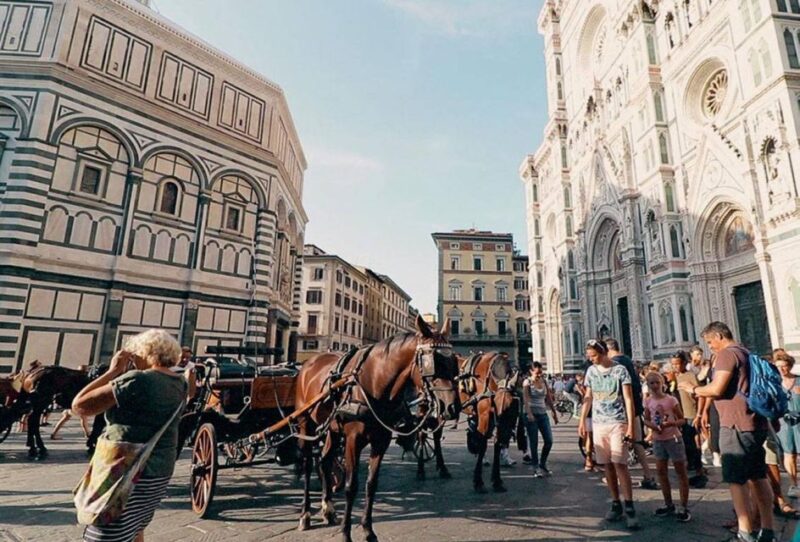 Walking Florence: Medici District, Ponte Vecchio, and Duomo - Tour Overview