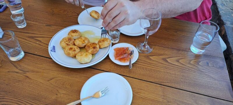 Walking Food Tour to Explore and Eat in Heraklion - Key Points