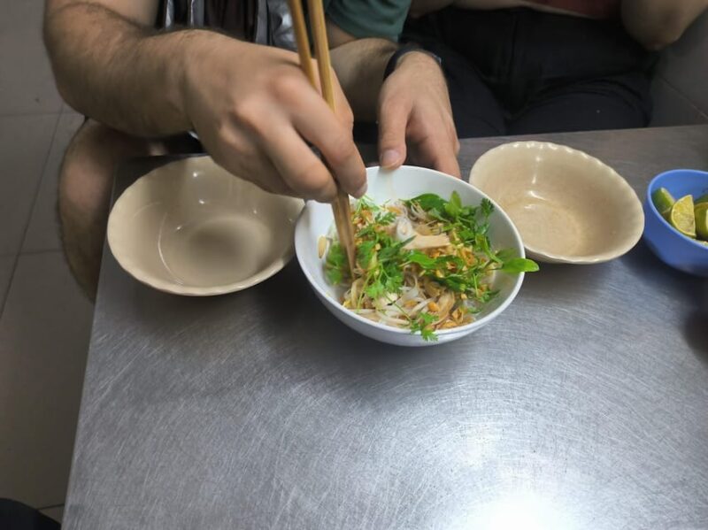 Walking-foodtour in Hanoi - Inclusions