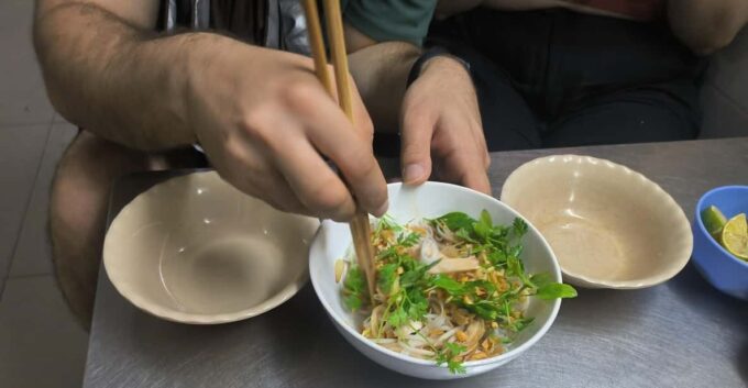 Walking-foodtour in Hanoi - Pickup and Drop-off