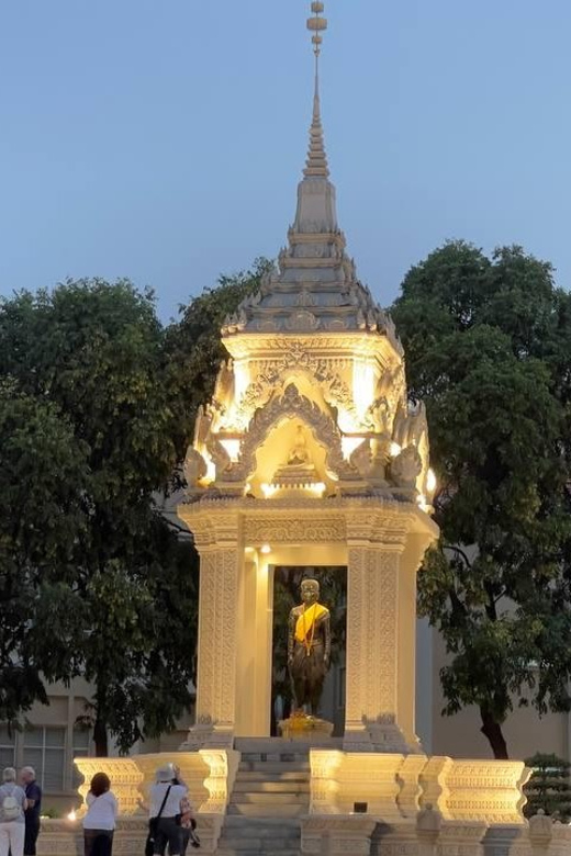 Walking Highlight City Tour of Phnom Penh City - Customer Reviews and Feedback