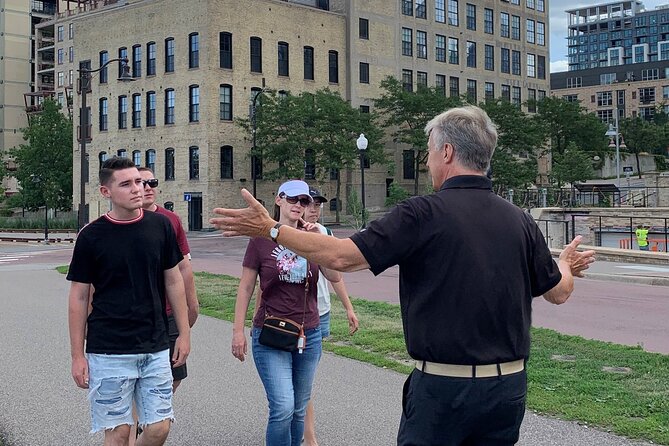 Walking Minneapolis Mississippi River, Falls & Historic Mills Private Tour(2hrs) - Discovering the Stone Arch Bridge
