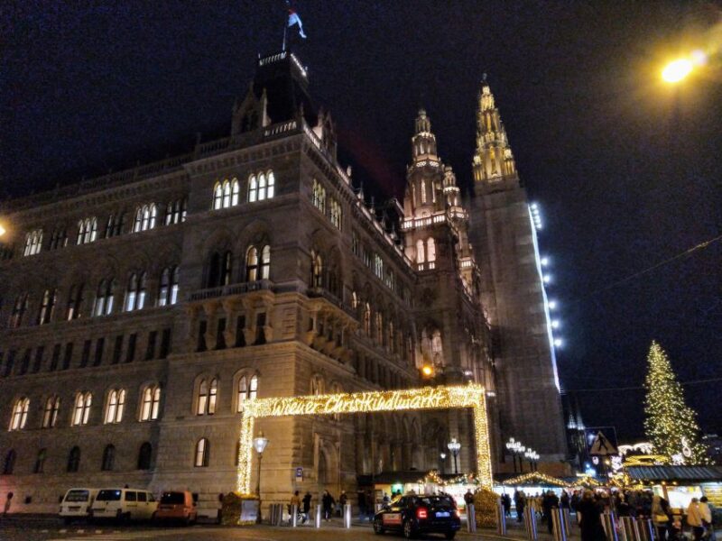 Walking on the Historical Trail of Viennese Christmas Trees - Key Points