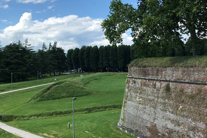 Walking Ramparts Tour in Lucca - Accessibility and Transportation
