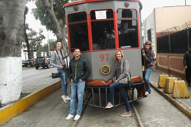 Walking Through the City of Kings - Visiting the Monastery of San Francisco