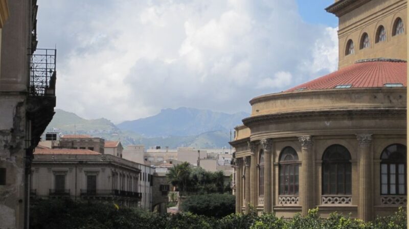 Walking Tour and Typical Lunch in a Private Charming Home - Walking Tour Highlights